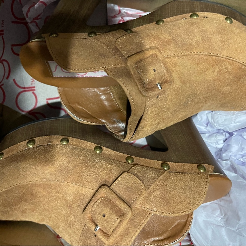 Suede clog’s